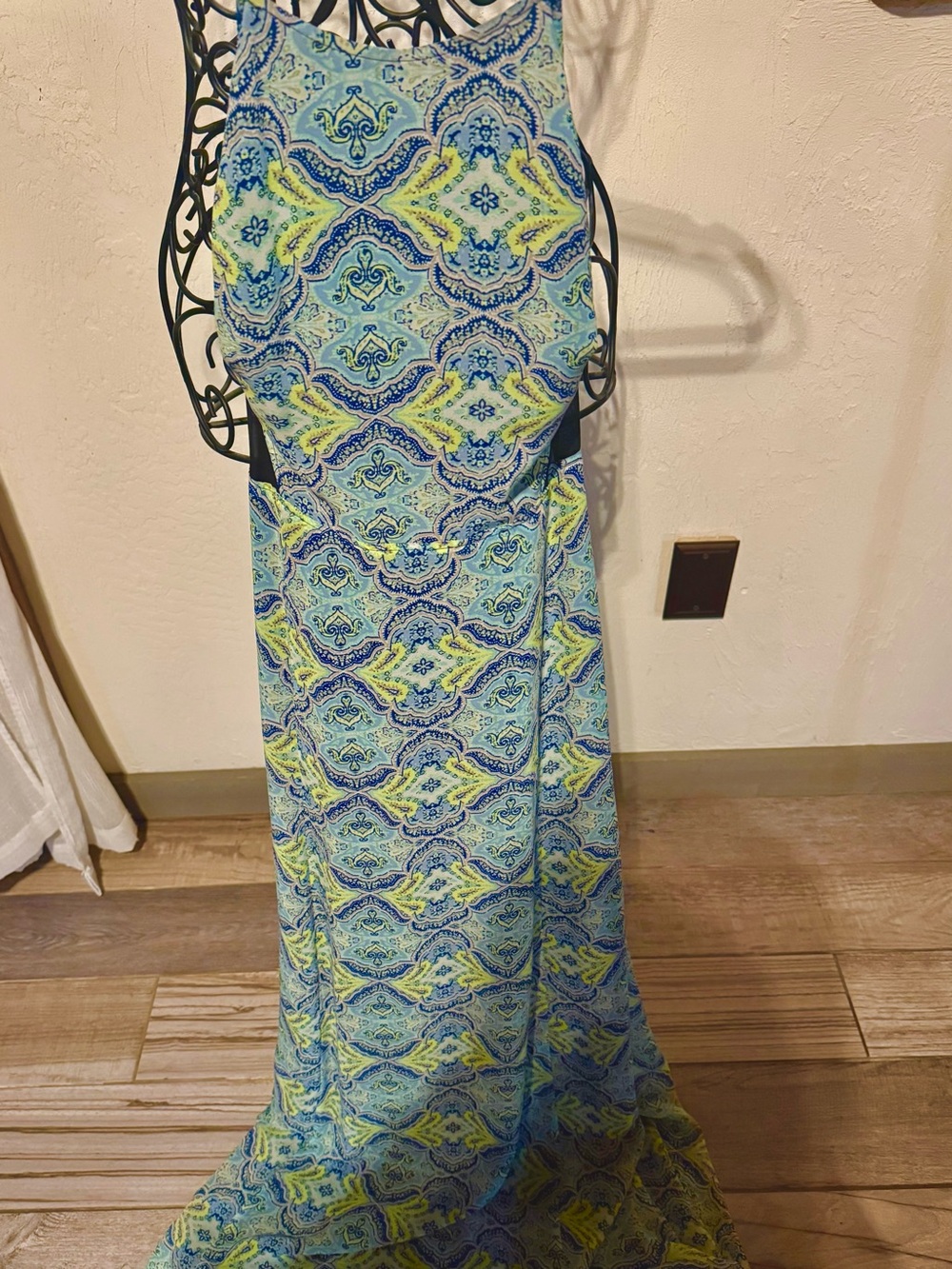 VTG Victoria's Secret Boho Paisley Halter Open
Back Maxi Dress Sz 4 - Picture 4 of 8